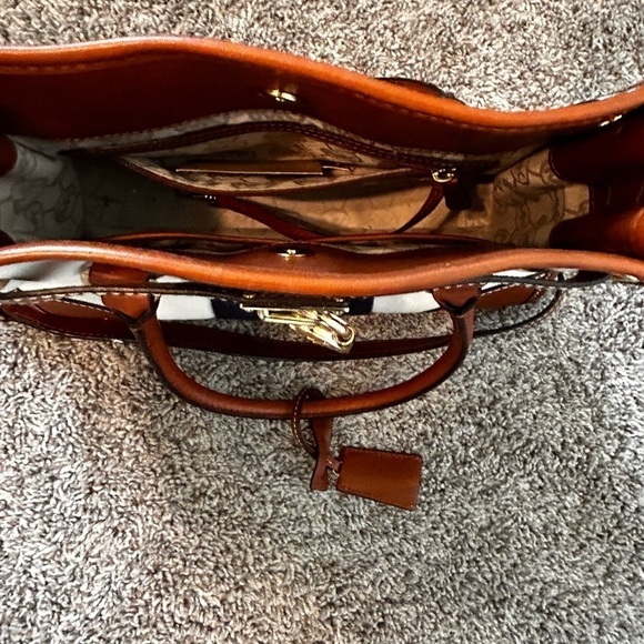 Michael Kors Hamilton Purse, Navy & Cream satchel, Classy Work bag, canvas tote - Picture 6 of 13